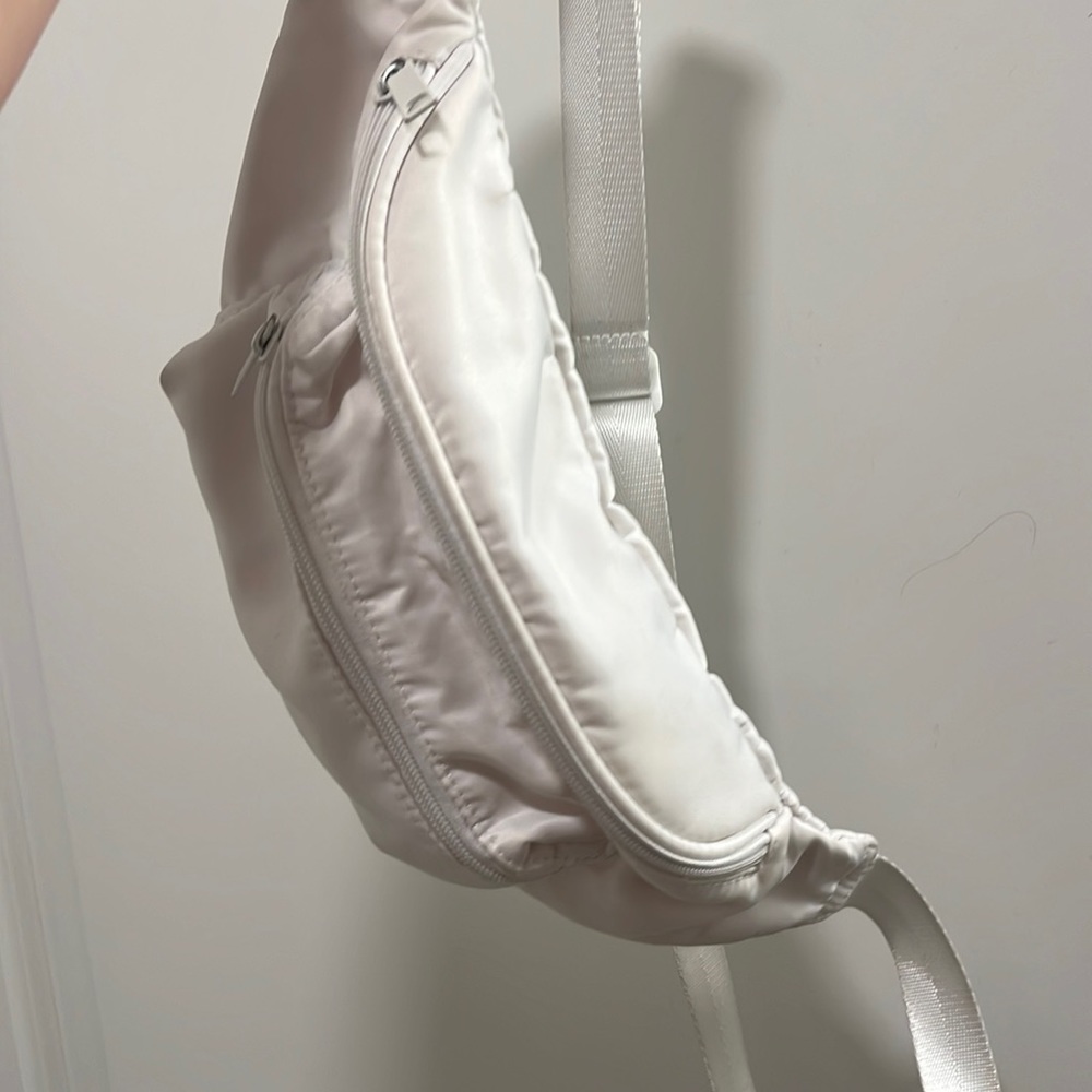 White Fanny pack/belt bag